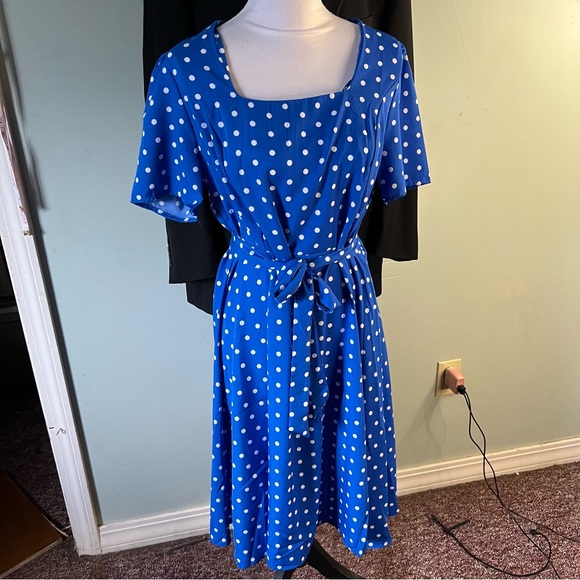 Belted blue with white poka dots dress, short sleeves knee length.19pp X 40L - Picture 2 of 11